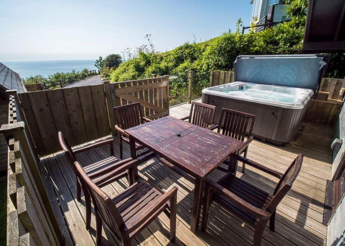 ホテルLeonards Cove Stoke Fleming エクステリア 写真