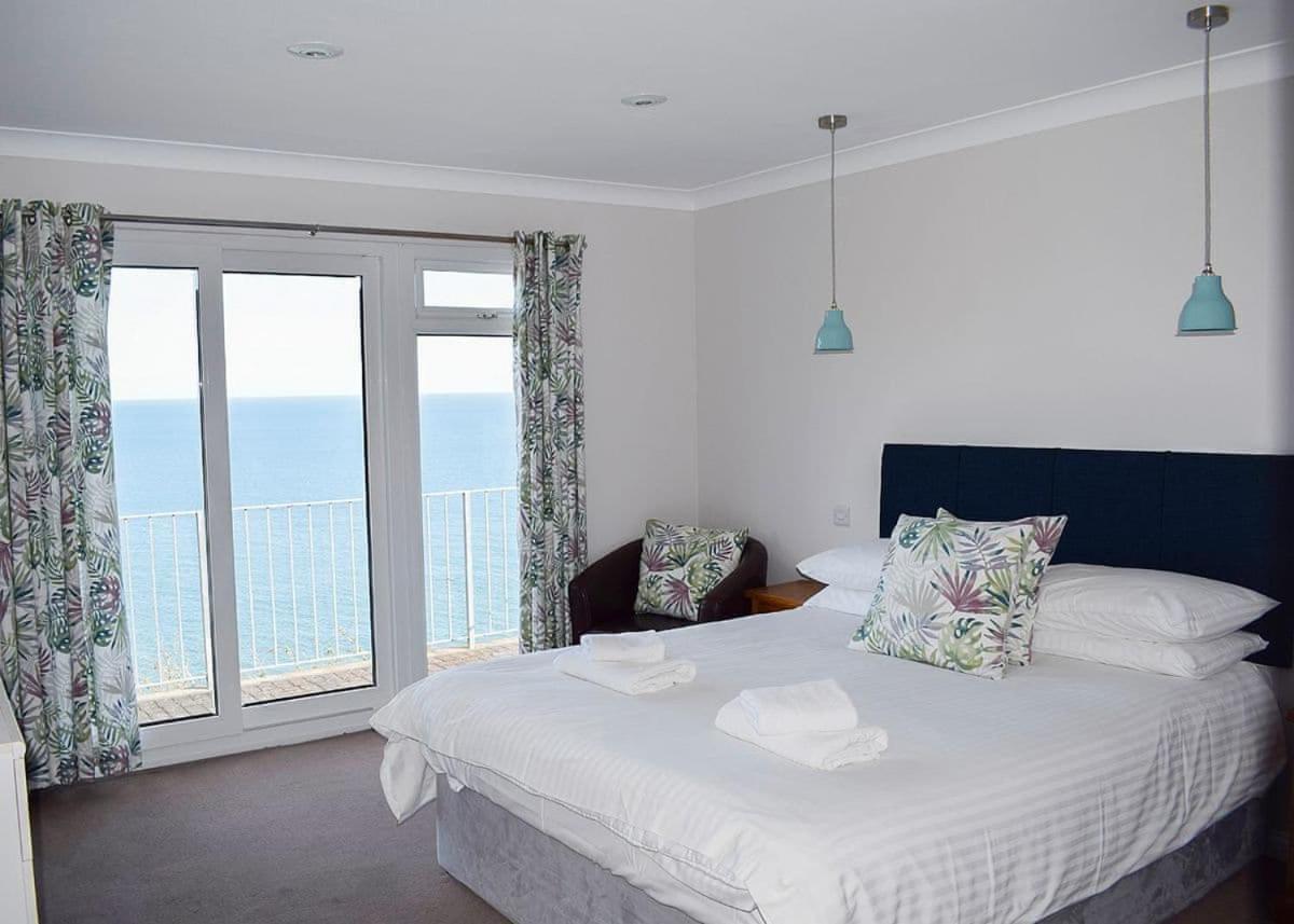 ホテルLeonards Cove Stoke Fleming エクステリア 写真